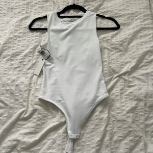 3 Aritzia Seamless Bodysuits NWT